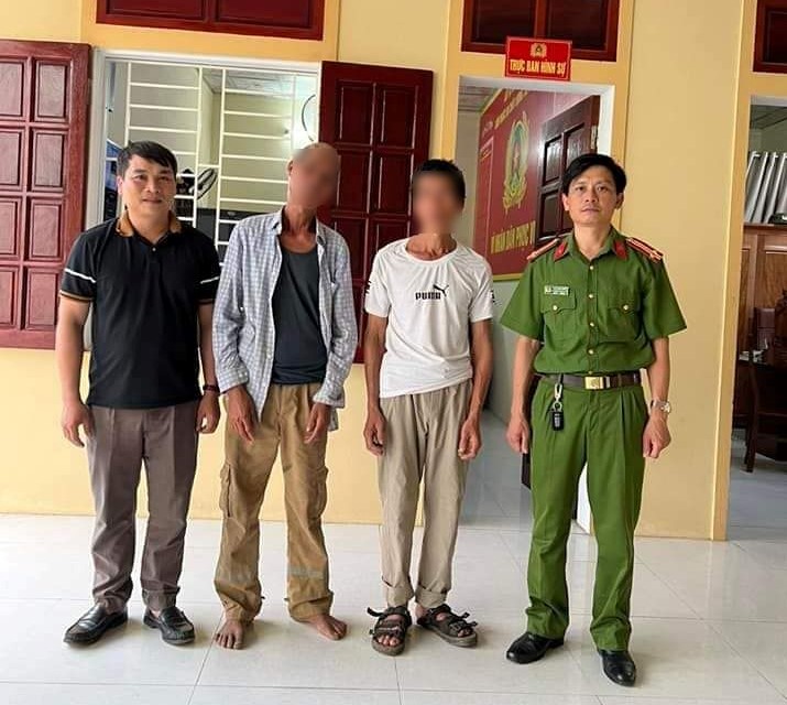 Công an thị trấn Yên Thành, huyện Yên Thành bàn giao công dân đi lạc về với gia đình
