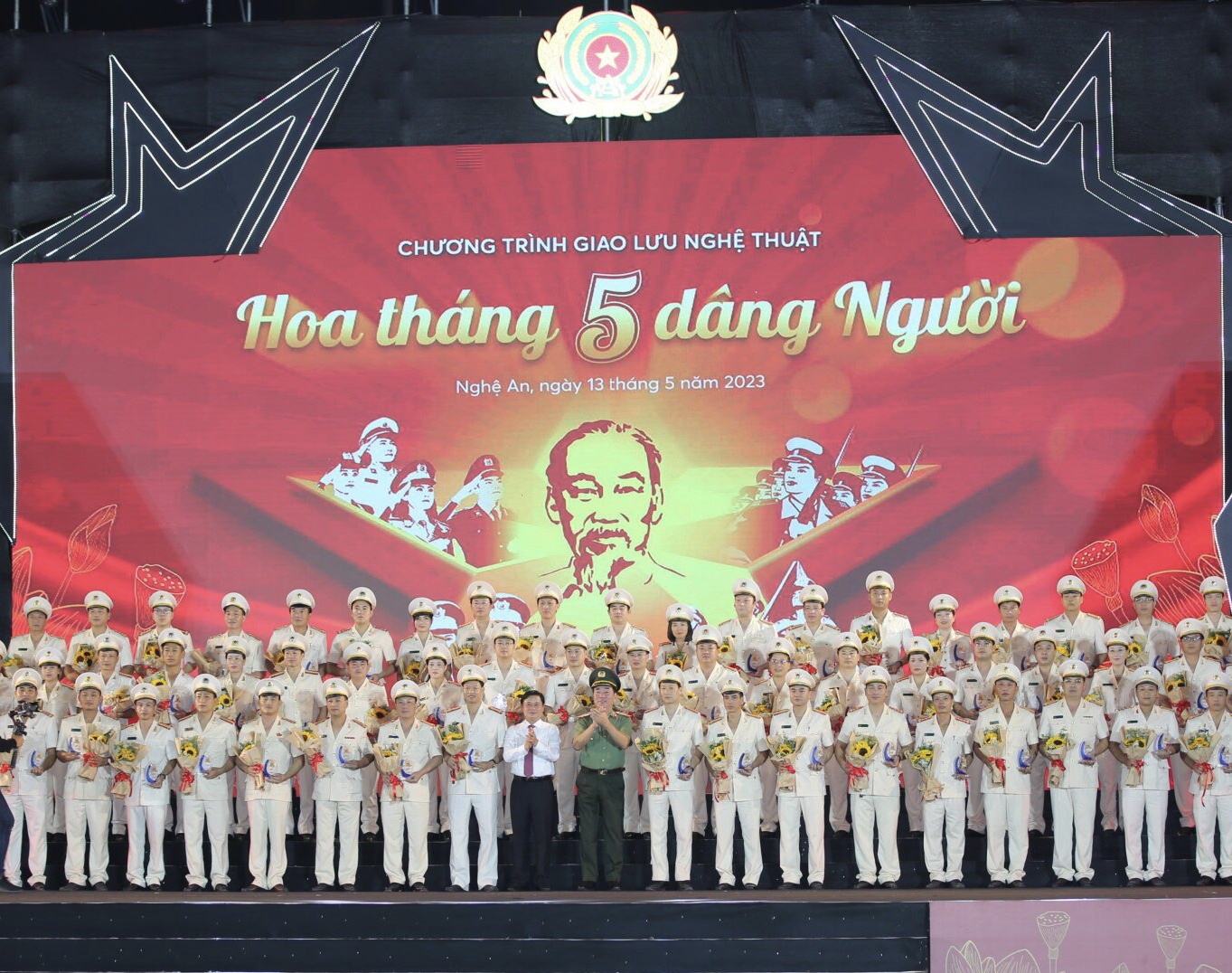 Tuyên dương 75 gương điển hình trong thực hiện 6 điều Bác Hồ dạy CAND