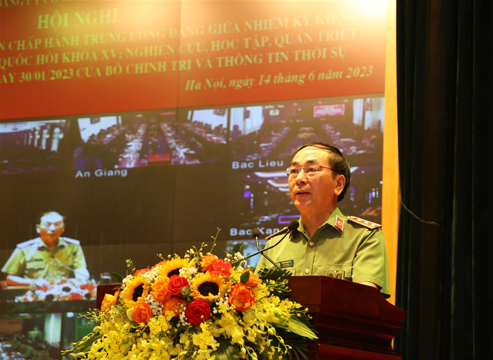 Đồng chí Thứ trưởng Trần Quốc Tỏ quán triệt kết quả Hội nghị Ban Chấp hành Trung ương giữa nhiệm kỳ khóa XIII