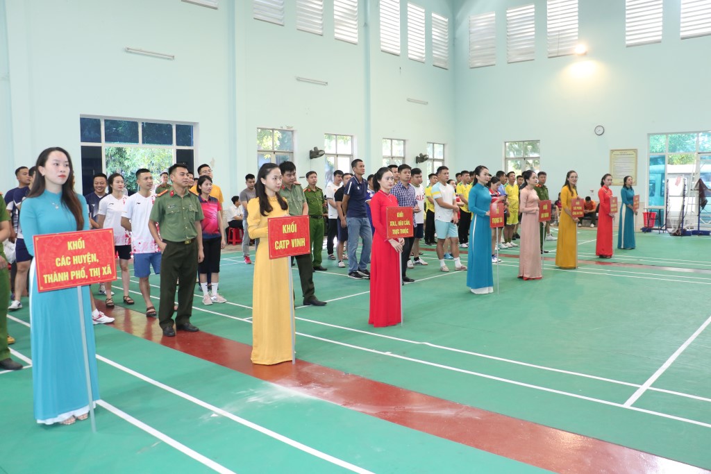 Hội thao có sự tham gia của 130 vận động viên thi đấu 02 bộ môn là cầu lông và kéo co nam