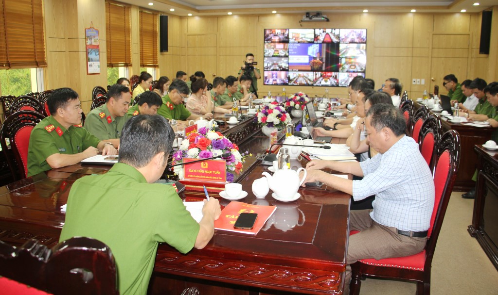 Hội thảo được tổ chức trực tuyến từ điểm cầu Bộ Công an đến Công an 63 tỉnh, thành