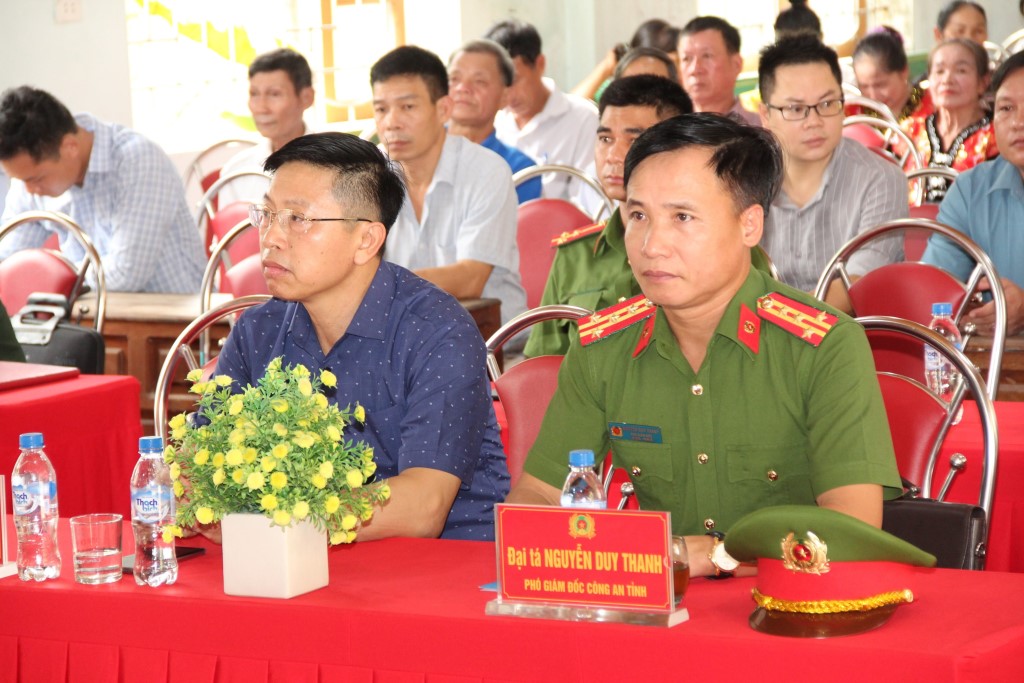 Đồng chí Đại tá Nguyễn Duy Thanh phát biểu tại Ngày hội toàn dân bảo vệ an ninh Tổ quốc tại xã Châu Bình