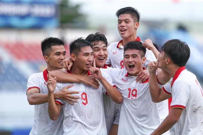 Cầu thủ U23 Việt Nam ăn mừng bàn thắng của Xuân Tiến. Ảnh: DÂN TRÍ.