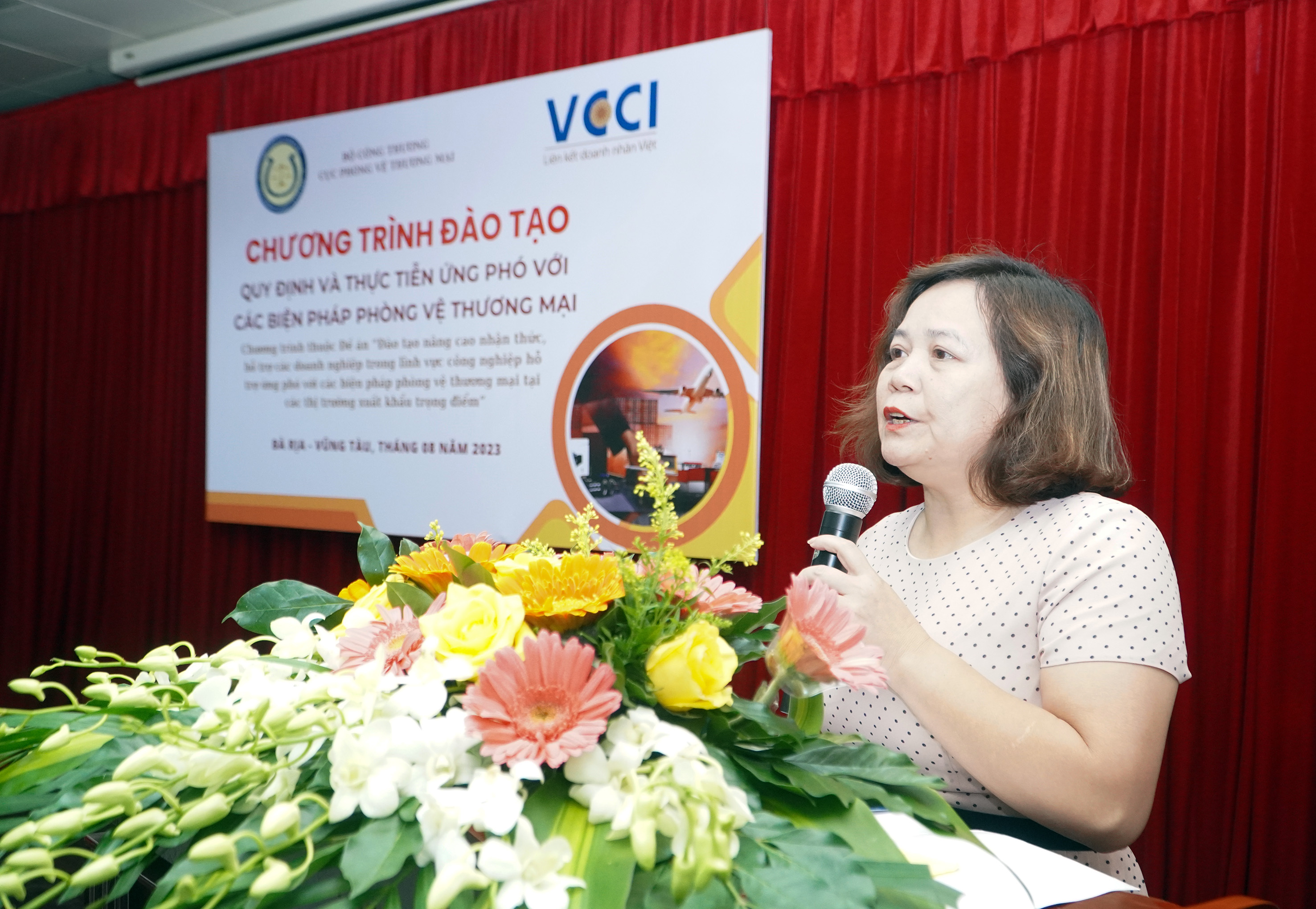 Bà Đỗ Thị Sa, Phó Giám đốc Trung tâm 