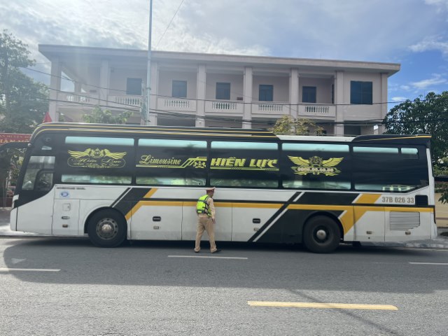 Đối tượng Lê Văn Lương và tang vật tại cơ quan Công an
