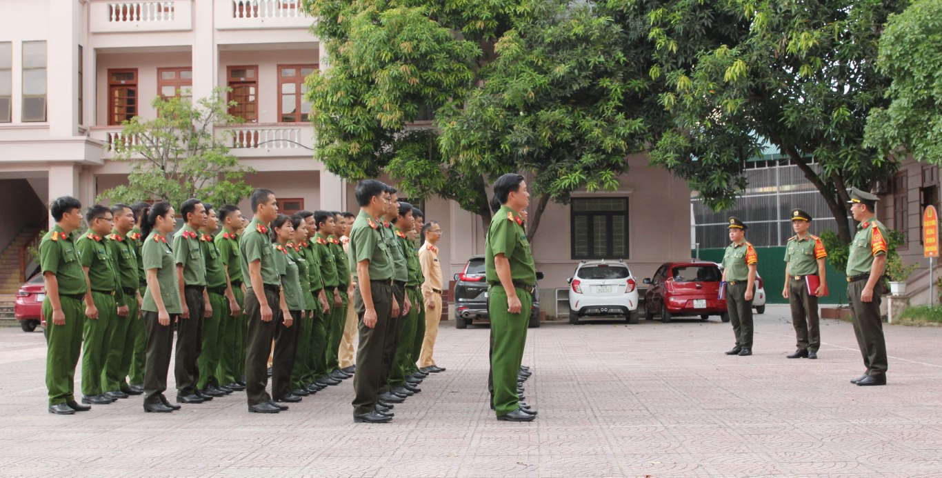 Kiểm tra công tác chấp hành Điều lệnh CAND tại các đơn vị