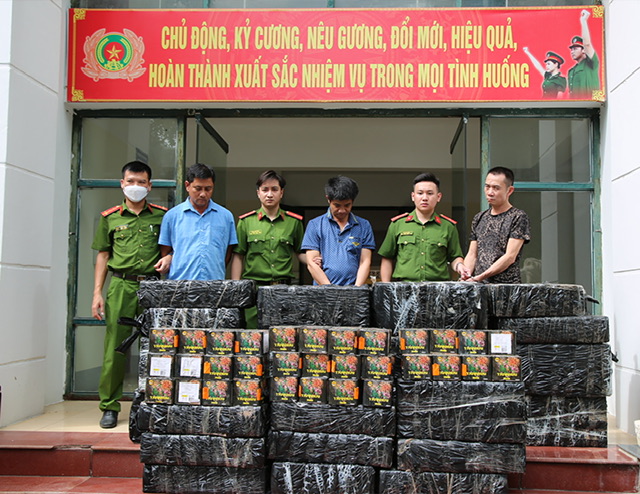 03 đối tượng buôn bán pháo nổ bị bắt giữ