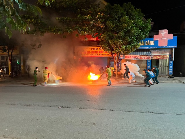 	Một buổi diễn tập của mô hình Tổ liên gia an toàn PCCC, giúp phát hiện và chữa cháy từ sớm
