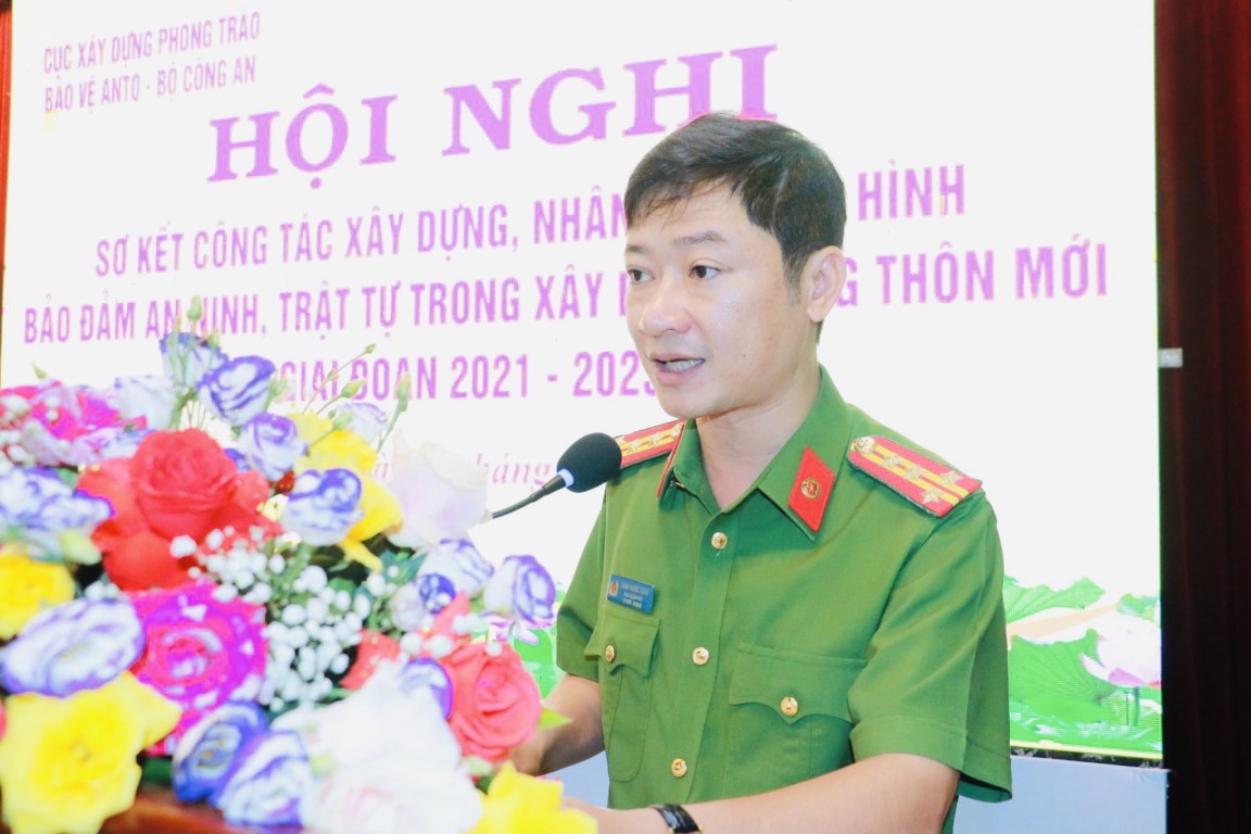 Đồng chí Đại tá Trần Ngọc Tuấn, Phó Giám đốc Công an tỉnh phát biểu tại Hội nghị