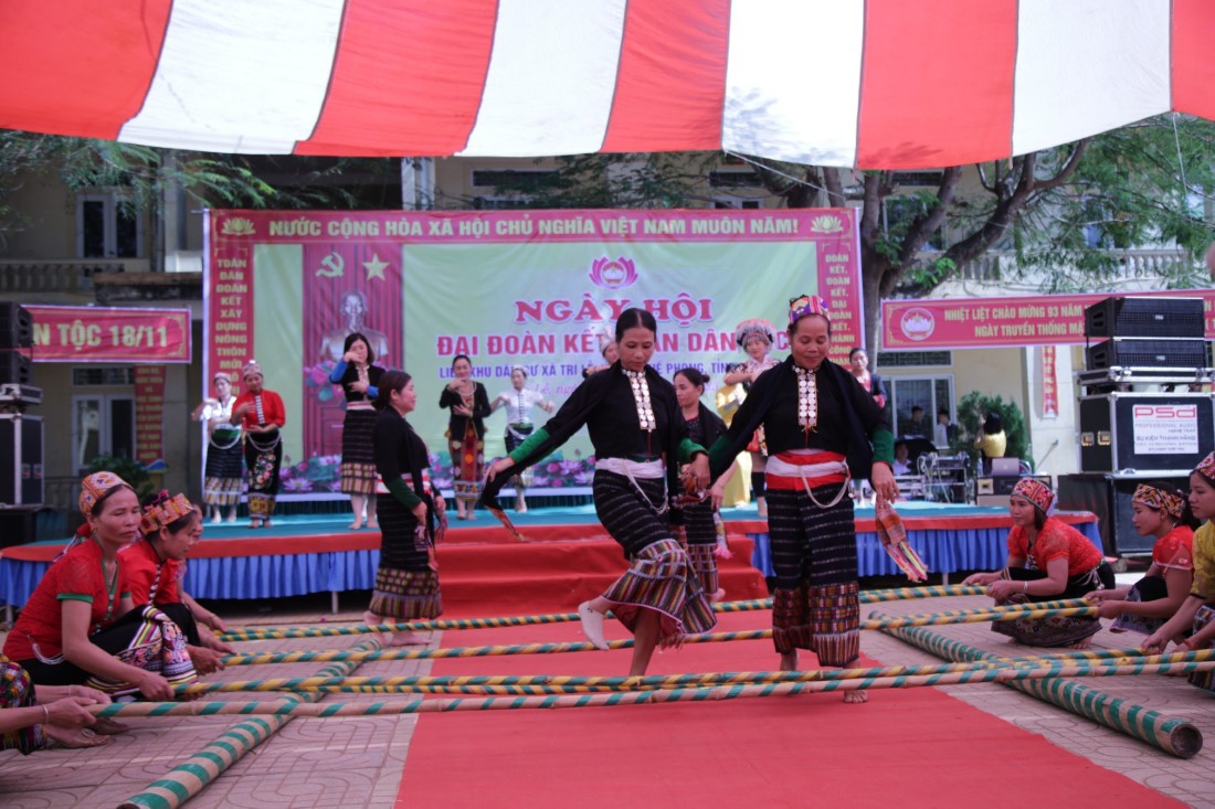 Rộn ràng trong điệu múa sạp