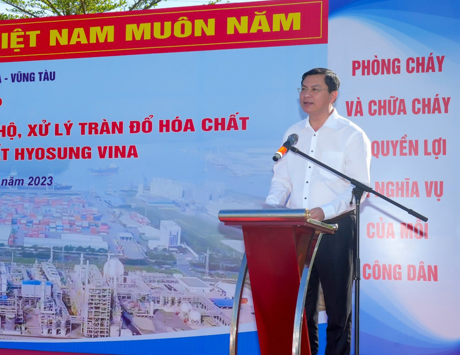 Ông Nguyễn Công Vinh, Phó Chủ tịch UBND tỉnh phát biểu chỉ đạo tại buổi diễn tập