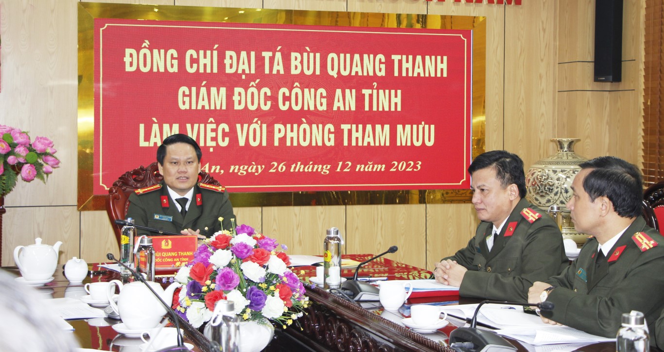 Đồng chí Giám đốc biểu dương những kết quả Phòng Tham mưu đạt được trong thời gian qua