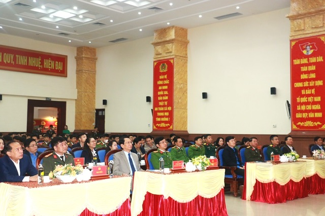 Các đại biểu tham dự chương trình