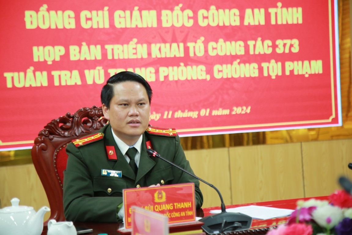 Đồng chí Đại tá Bùi Quang Thanh - Giám đốc Công an tỉnh chủ trì cuộc họp