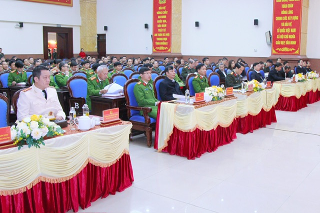 Các đại biểu tham dự buổi lễ