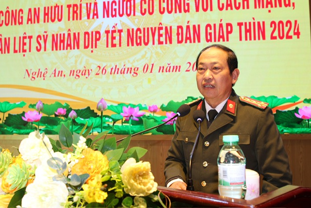 Đồng chí Đại tá Nguyễn Tiến Dần - nguyên Phó Giám đốc Công an tỉnh, Ủy viên BCH Hội Cựu CAND Việt Nam, Chủ tịch Hội Cựu CAND tỉnh Nghệ An phát biểu