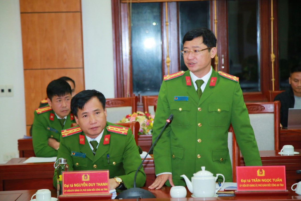 Đồng chí Đại tá Trần Ngọc Tuấn, Phó Giám đốc Công an tỉnh phát biểu
