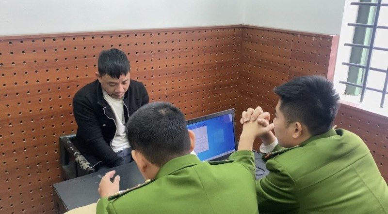 Đối tượng Hoàng Văn Tông tại cơ quan Công an 