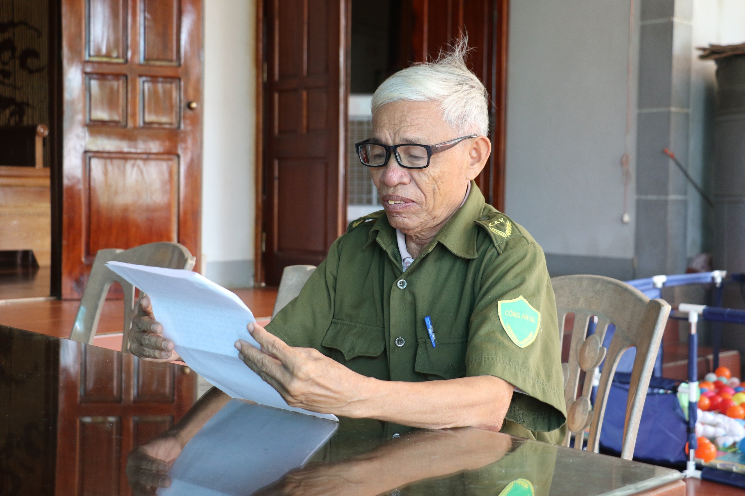 Luôn nhiệt tình, tận tâm, tận tình vì công việc nên ông Hồ Công Bình luôn được Nhân dân trên địa bàn tin tưởng
