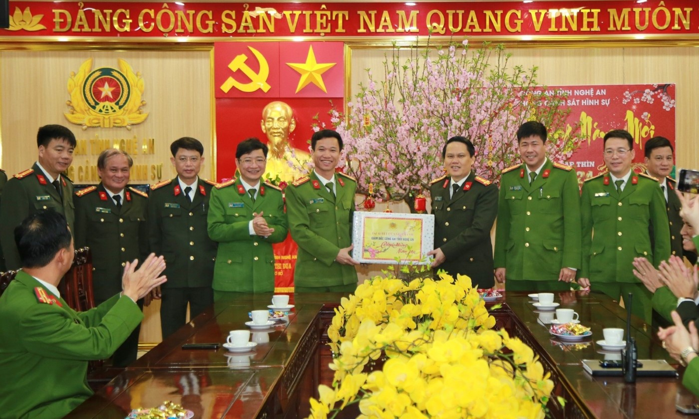   Đoàn công tác đến kiểm tra, chúc Tết Phòng Cảnh sát hình sự