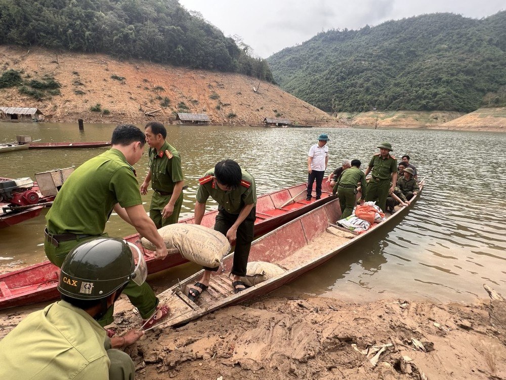 Đưa công an chính quy về xã là chủ trương đúng đắn, hợp lòng dân.