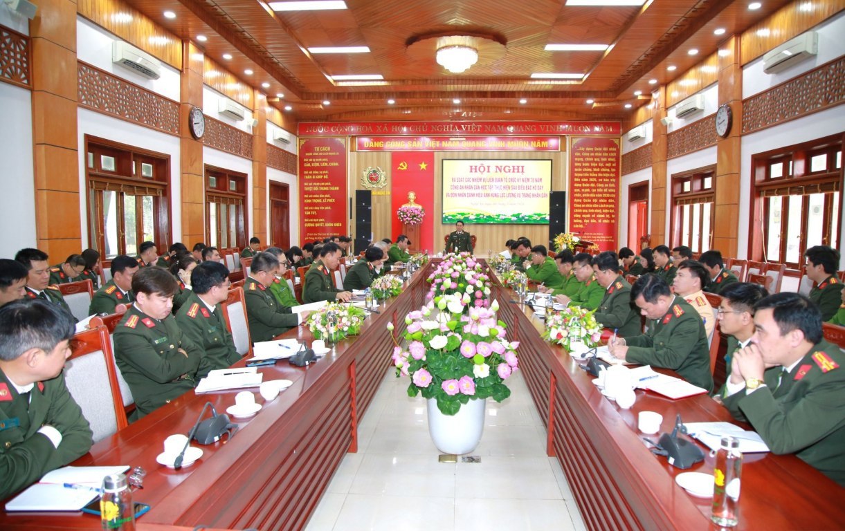 Toàn cảnh hội nghị