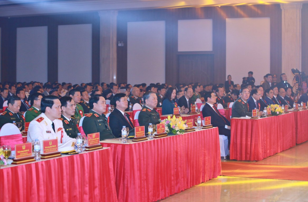 Các đại biểu tham dự buổi lễ