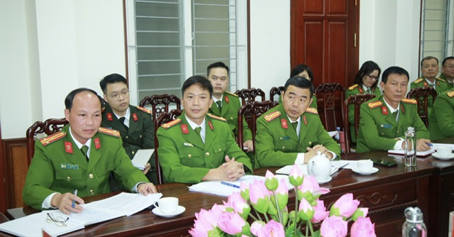 Lãnh đạo Trại tạm giam tại buổi làm việc