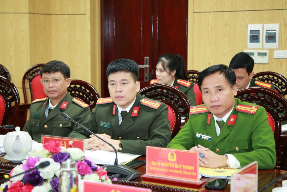Các đồng chí trong Ban Chấp hành Đảng bộ dự Hội nghị 