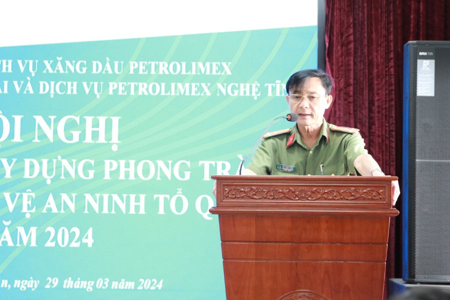 Đại diện Lãnh đạo Phòng An ninh kinh tế Công an tỉnh phát biểu tại hội nghị