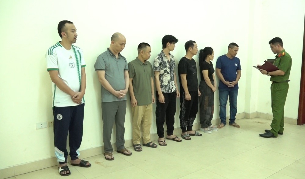 Các đối tượng  bị bắt giữ
