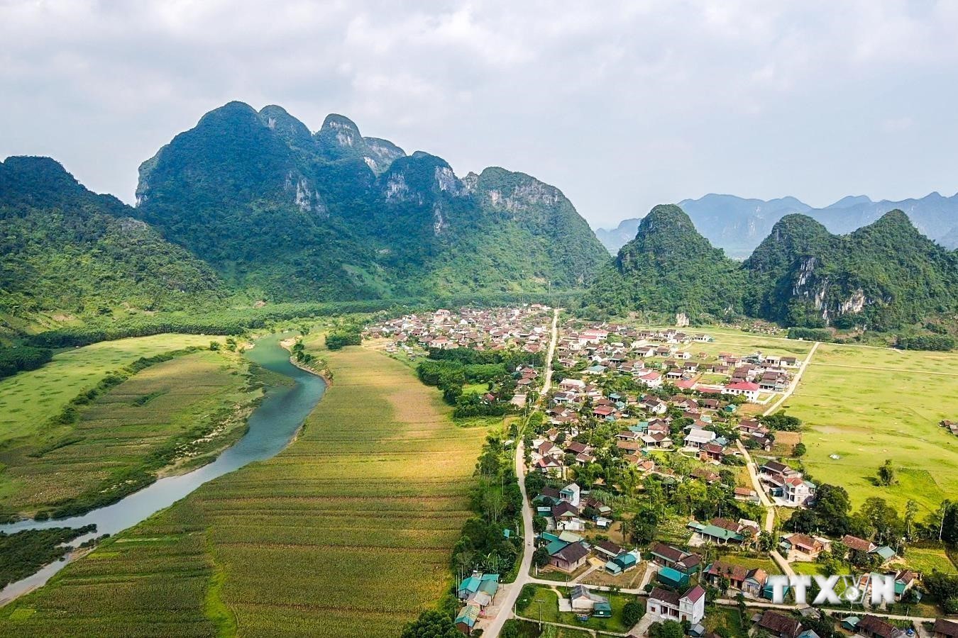 Làng Tân Hóa, xã Tân Hóa, huyện Minh Hóa, tỉnh Quảng Bình - “Làng du lịch tốt nhất” năm 2023.