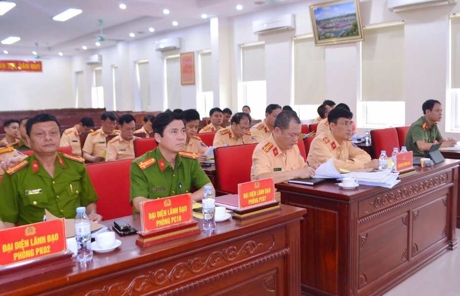 Các đại biểu dự buổi lễ