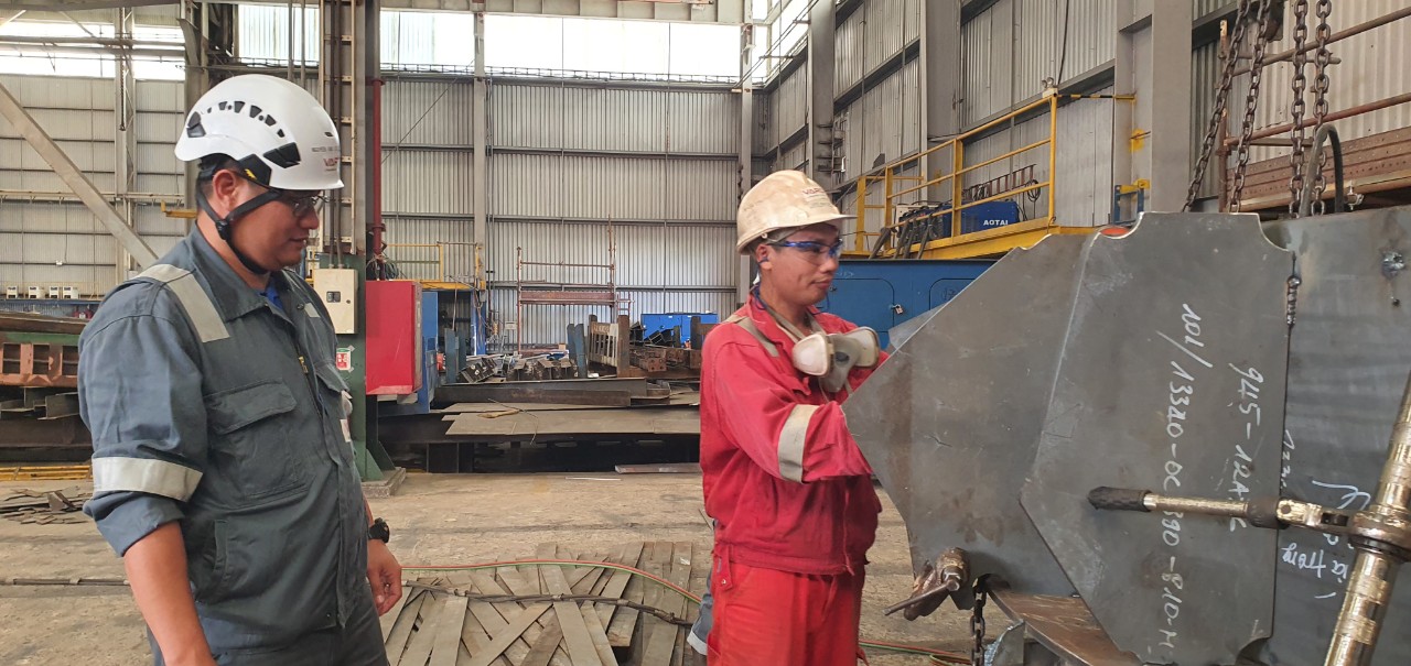 Người lao động VARD Vũng Tàu (KCN Đông Xuyên, TP.Vũng Tàu) trong giờ sản xuất.