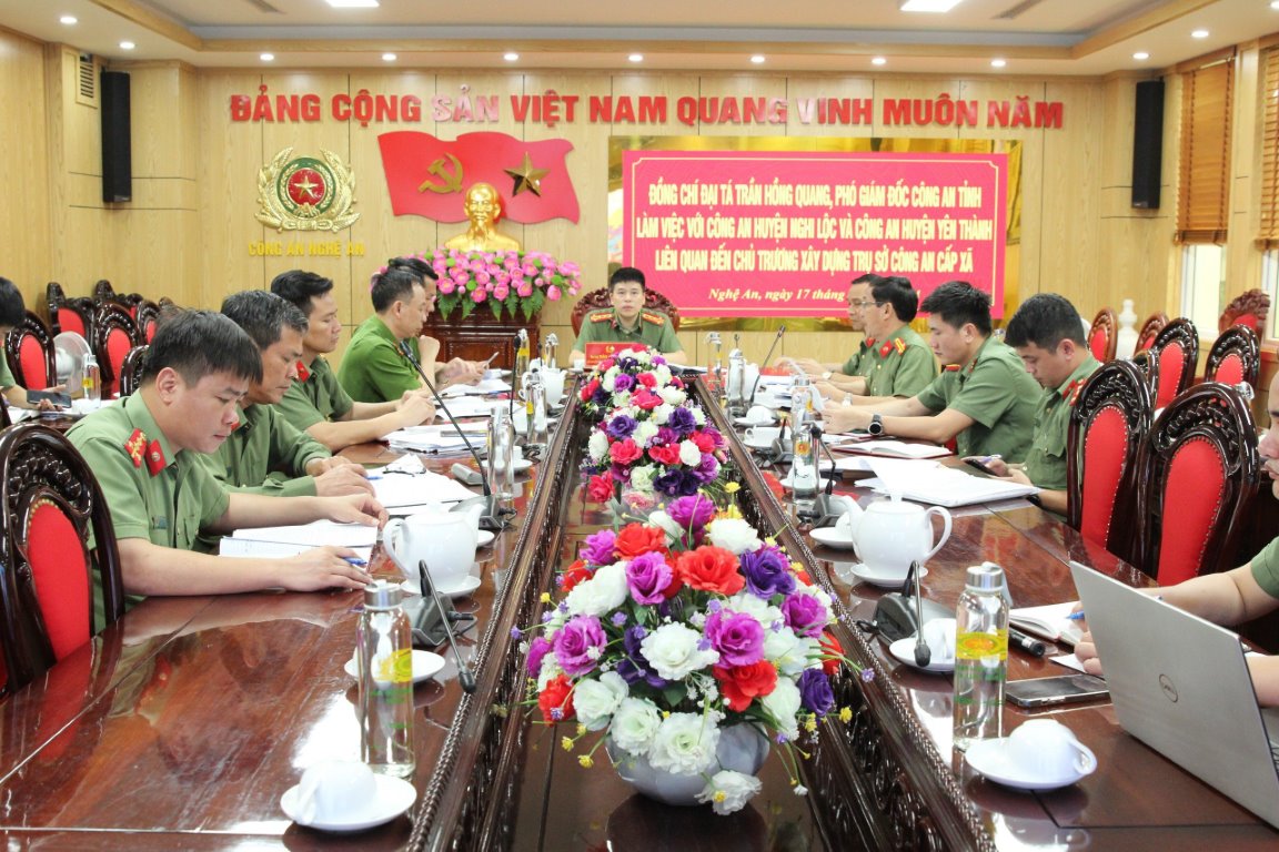 Toàn cảnh buổi làm việc