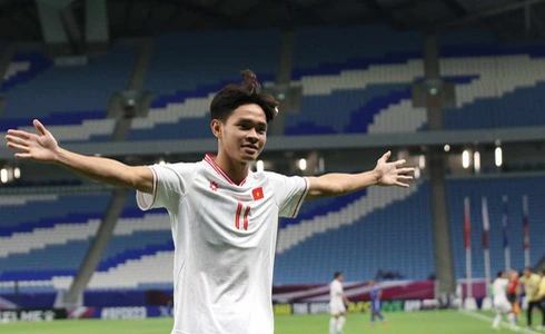 Vĩ Hào mừng bàn nâng tỷ số lên 2-1 cho U23 Việt Nam. Ảnh: TTO