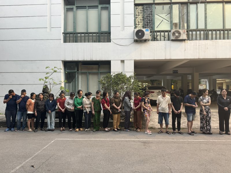 Các đối tượng trong đường dây dánh bạc dưới hình thức ghi số lô, số đề với số tiền giao dịch hơn 700 triệu đồng/ ngày
