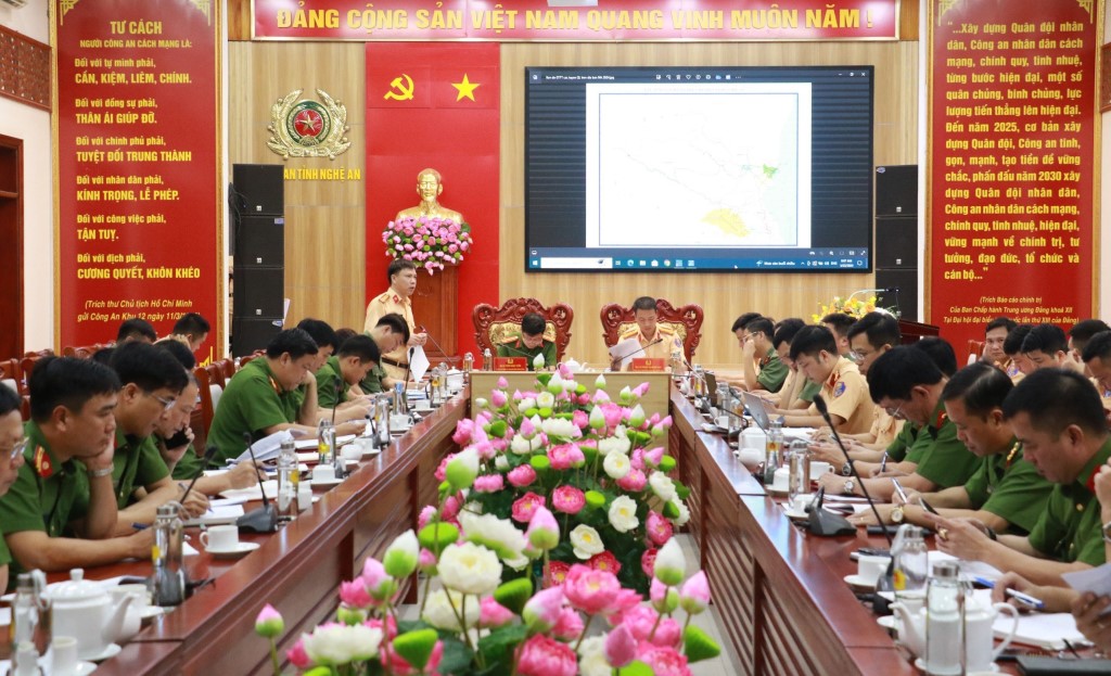 Toàn cảnh buổi làm việc 