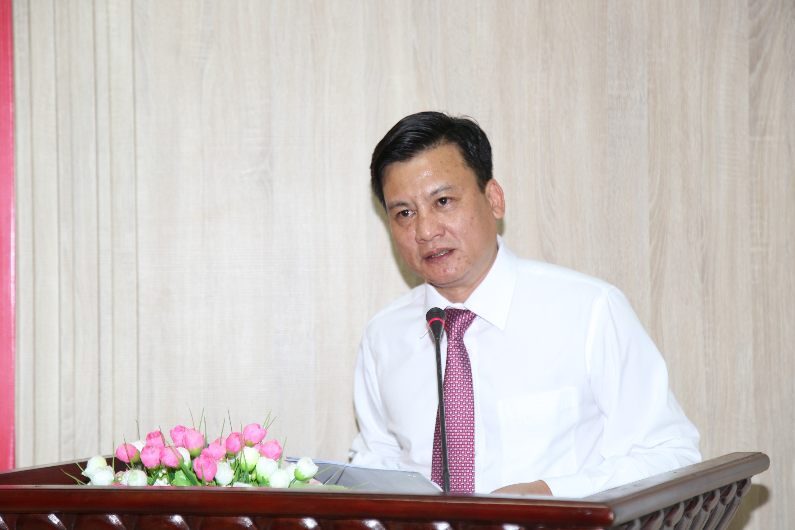 Đồng chí Phạm Vũ Cường, Phó Trưởng ban Nội chính Tỉnh ủy phát biểu nhận nhiệm vụ