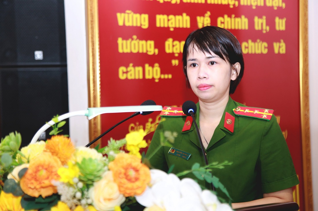 Đại diện thân nhân Liệt sỹ Công an Nghệ An phát biểu tại buổi gặp mặt
