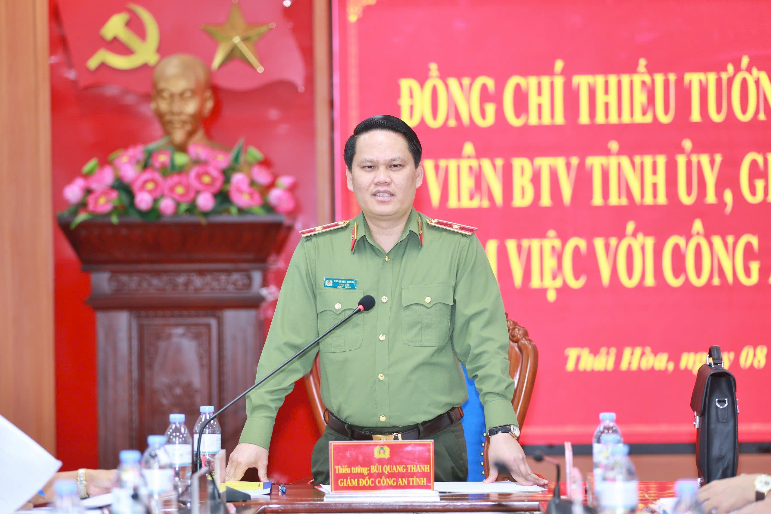 Đồng chí Thiếu tướng Bùi Quang Thanh, Ủy viên Ban Thường vụ Tỉnh ủy, Bí thư Đảng ủy, Giám đốc Công an tỉnh phát biểu chỉ đạo tại buổi làm việc