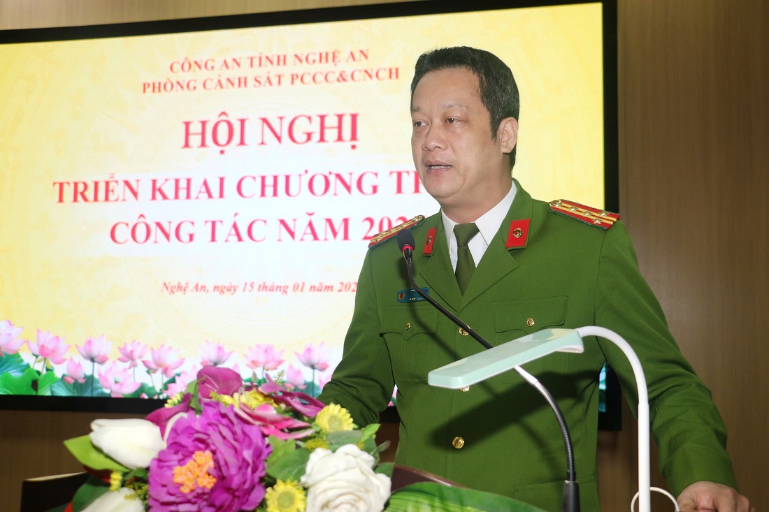Đồng chí Đại tá Nguyễn Đức Cường, Phó Giám đốc Công an tỉnh phát biểu chỉ đạo tại Hội nghị