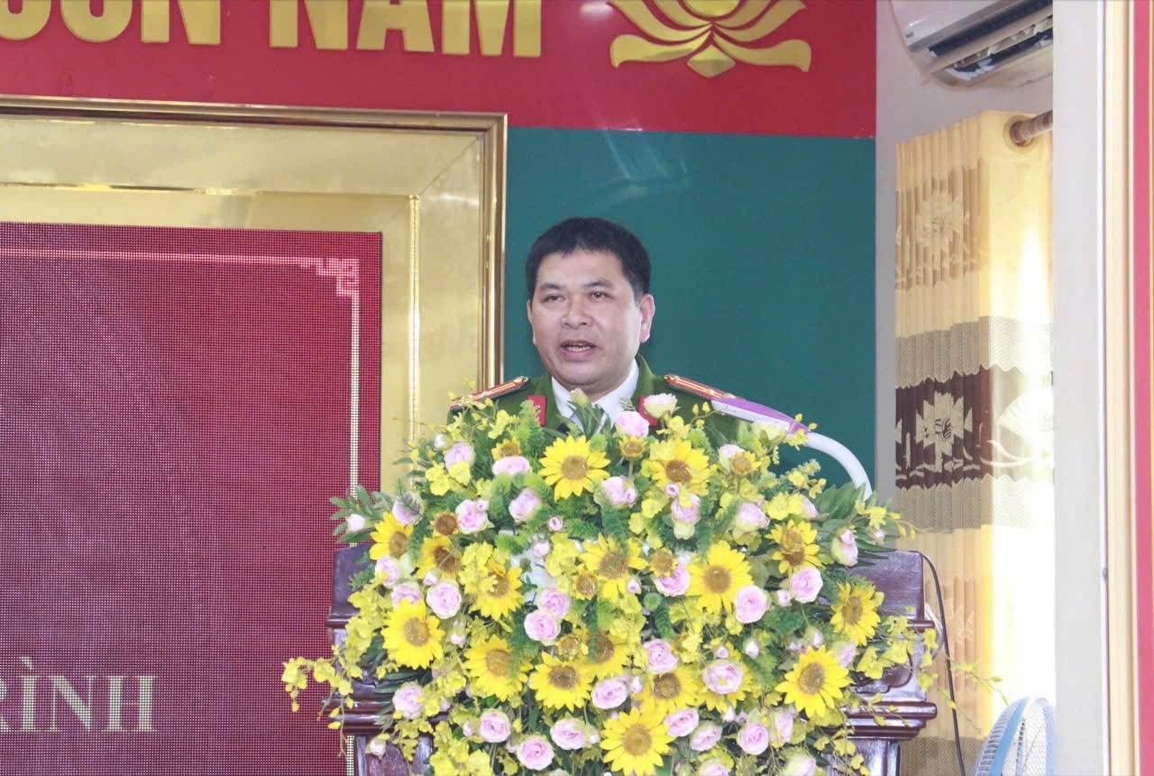 Đồng chí Thượng tá Vi Văn Giang, Trưởng Công an huyện Diễn Châu phát biểu