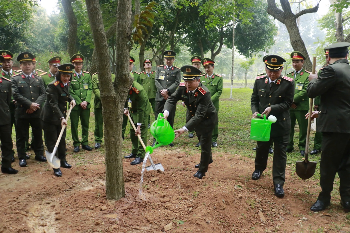 Học viện Chính trị Công an nhân dân trồng lưu niệm Cây vú sữa tại Khu tưởng niệm Chủ tịch Hồ Chí Minh