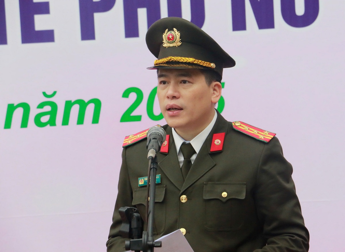 Đồng chí Đại tá Trần Hồng Quang - Phó Bí thư Đảng ủy, Phó Giám đốc Công an tỉnh phát biểu khai mạc 