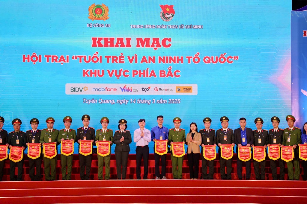 Lễ khai mạc Hội trại “Tuổi trẻ vì an ninh Tổ quốc” khu vực phía Bắc