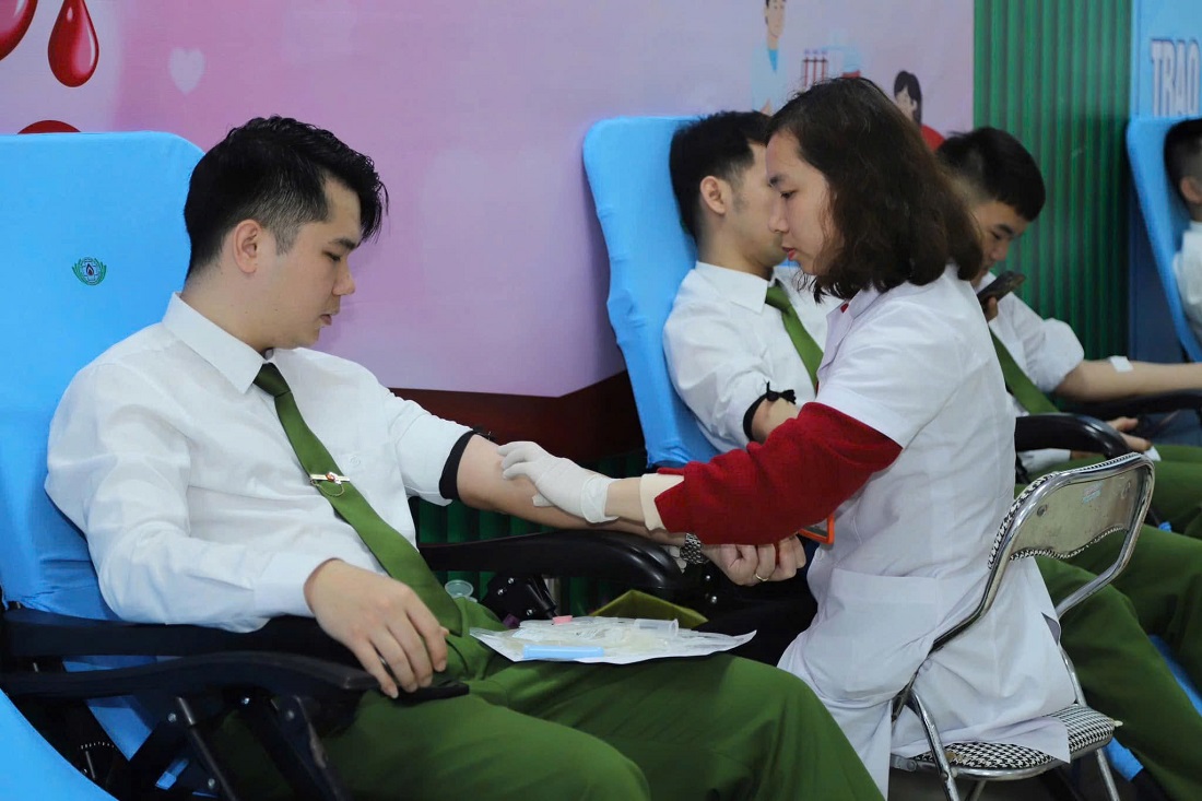 Không chỉ trong Tháng Thanh niên, những năm qua, Công an Nghệ An là một trong những đơn vị tiên phong trong công tác vận động, tham gia hiến máu nhân đạo; trong đó đoàn viên thanh niên luôn là lực lượng xung kích