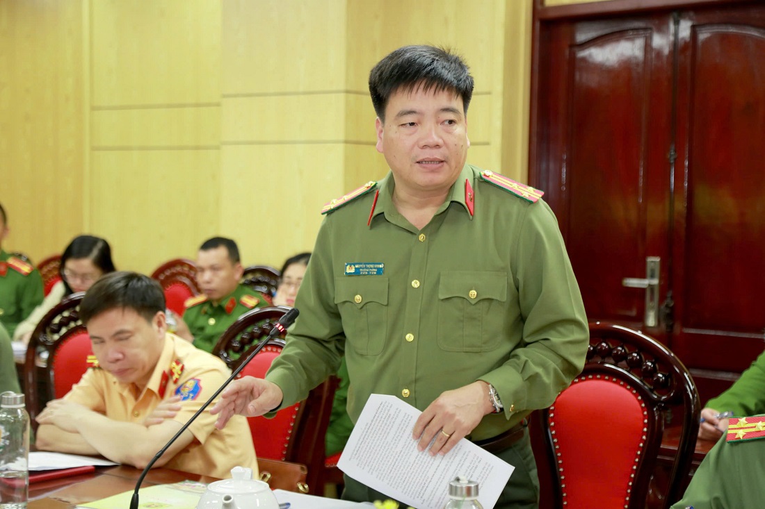 Lãnh đạo các phòng Công an tỉnh trình bày các kiến nghị, đề xuất liên quan đến công tác tổ chức Hội thi