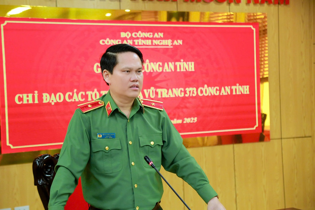 Đồng chí Thiếu tướng Bùi Quang Thanh, Ủy viên Ban Thường vụ Tỉnh ủy, Bí thư Đảng ủy, Giám đốc Công an tỉnh phát biểu chỉ đạo tại buổi làm việc