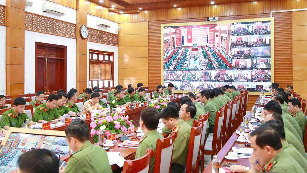 Hội nghị được tổ chức trực tuyến đến điểm cầu Công an các đơn vị, địa phương